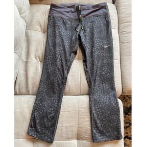 Nike crop leggings